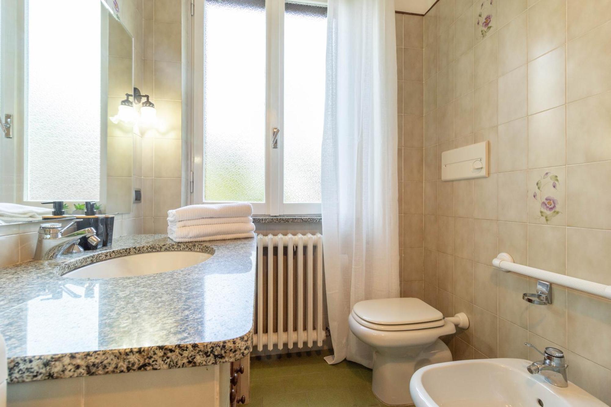 Mamma Ciccia Holiday Home - Mountains & Lake Mandello del Lario Exterior foto